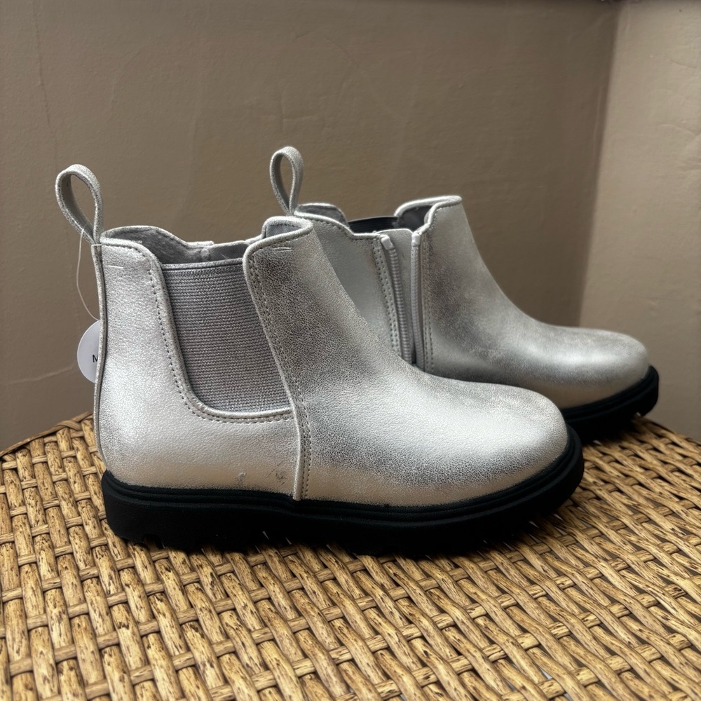Kids Silver Chelsea Boots - Stylish Metallic Ankle Boot